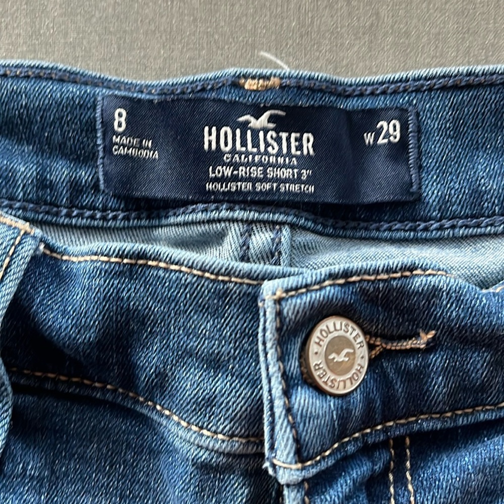 Hollister Low Rise Short size 8